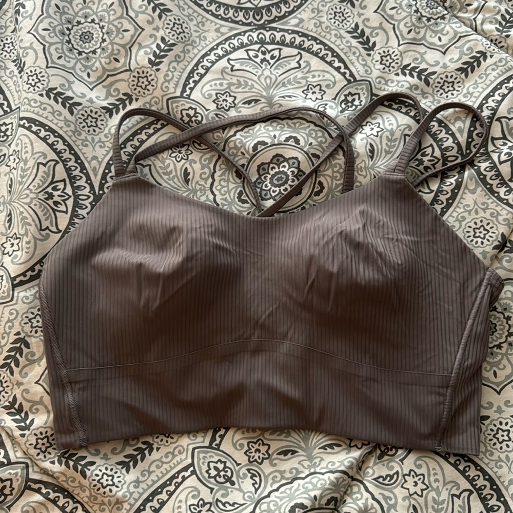 Lululemon like a cloud bra